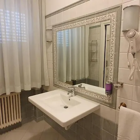 Ξενοδοχείο La Lanterna 3*