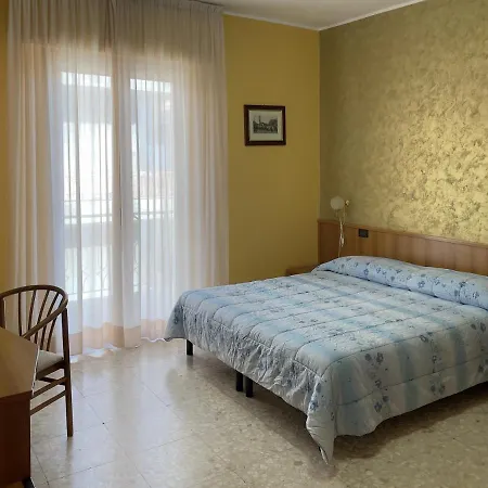 Ξενοδοχείο La Lanterna 3*