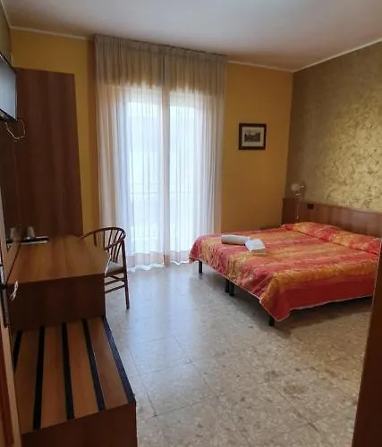 La Lanterna Отель