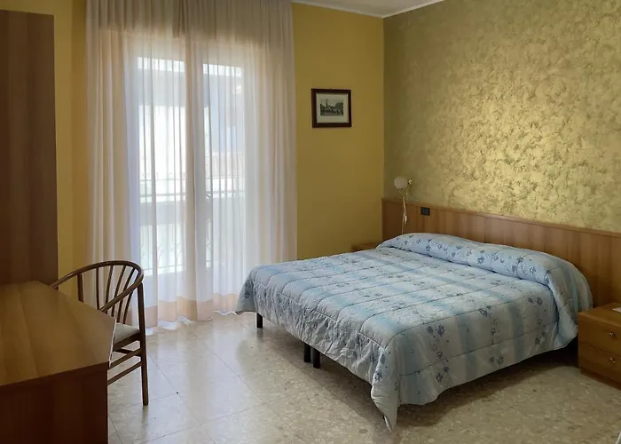 Hotel La Lanterna 3*